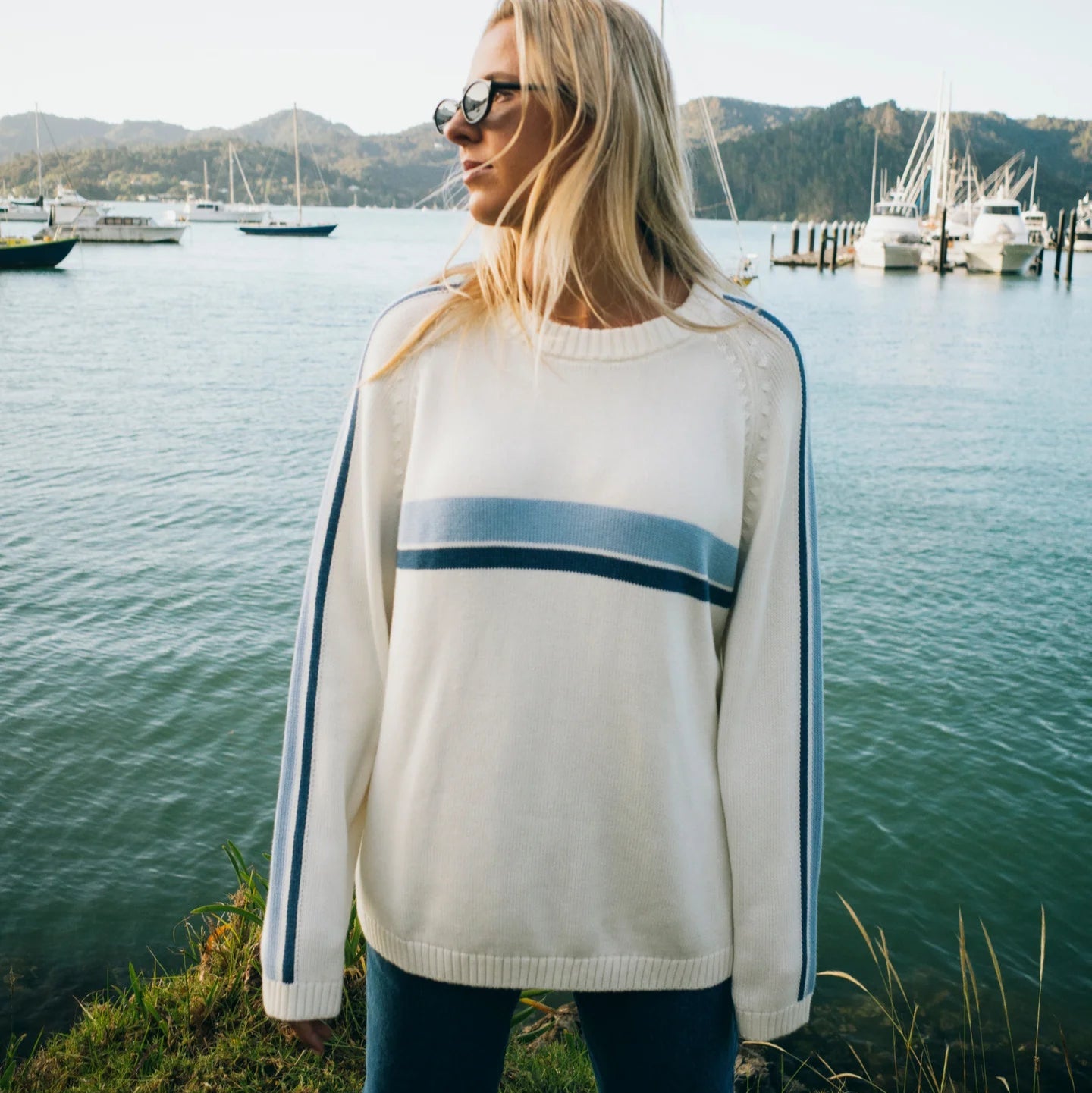 WHITE LINES LONG SLEEVE CREW NECK KNIT