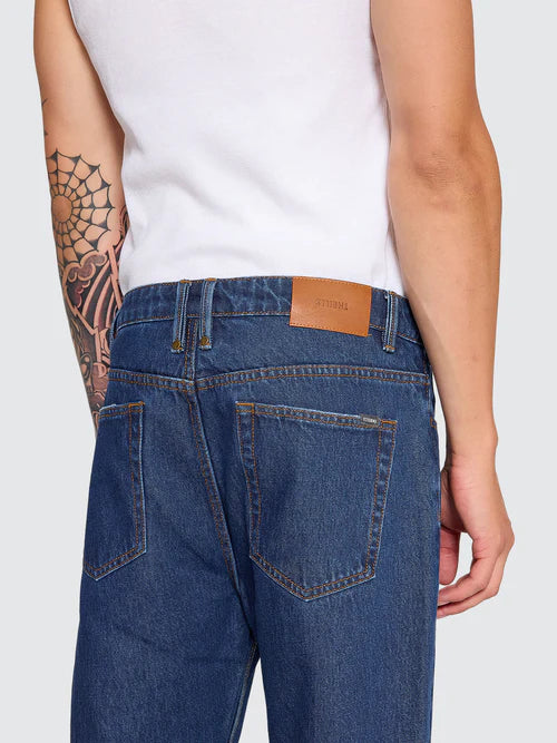 CHOPPED SLIM STRAIGHT CROPPED DENIM JEAN