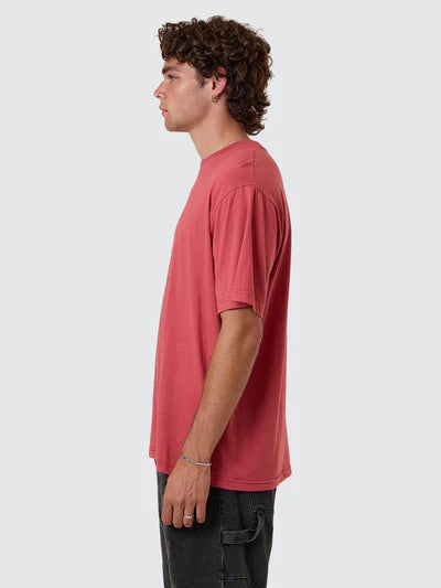 MINIMAL THRILLS MERCH FIT TEE
