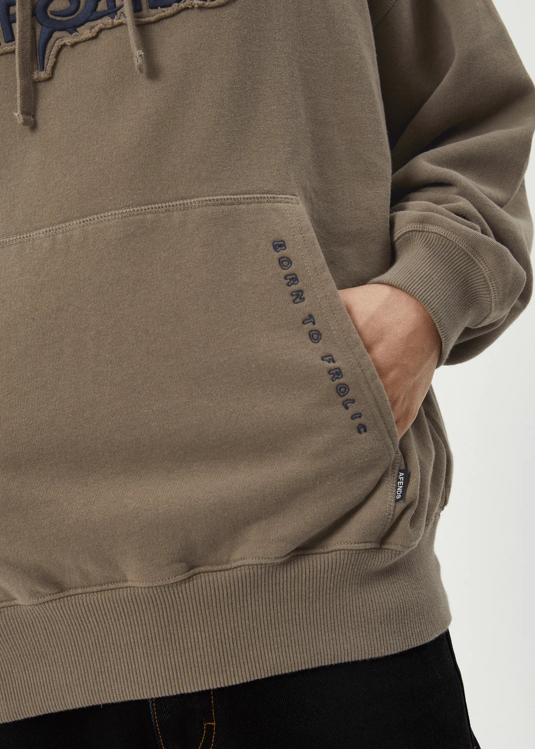 ANTIC BOXY PULL ON HOOD