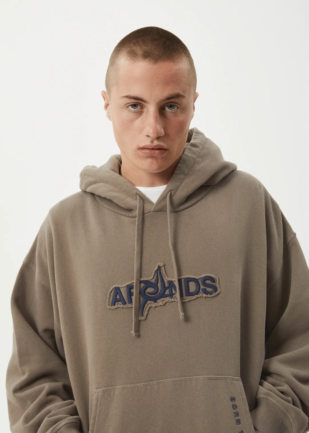 ANTIC BOXY PULL ON HOOD