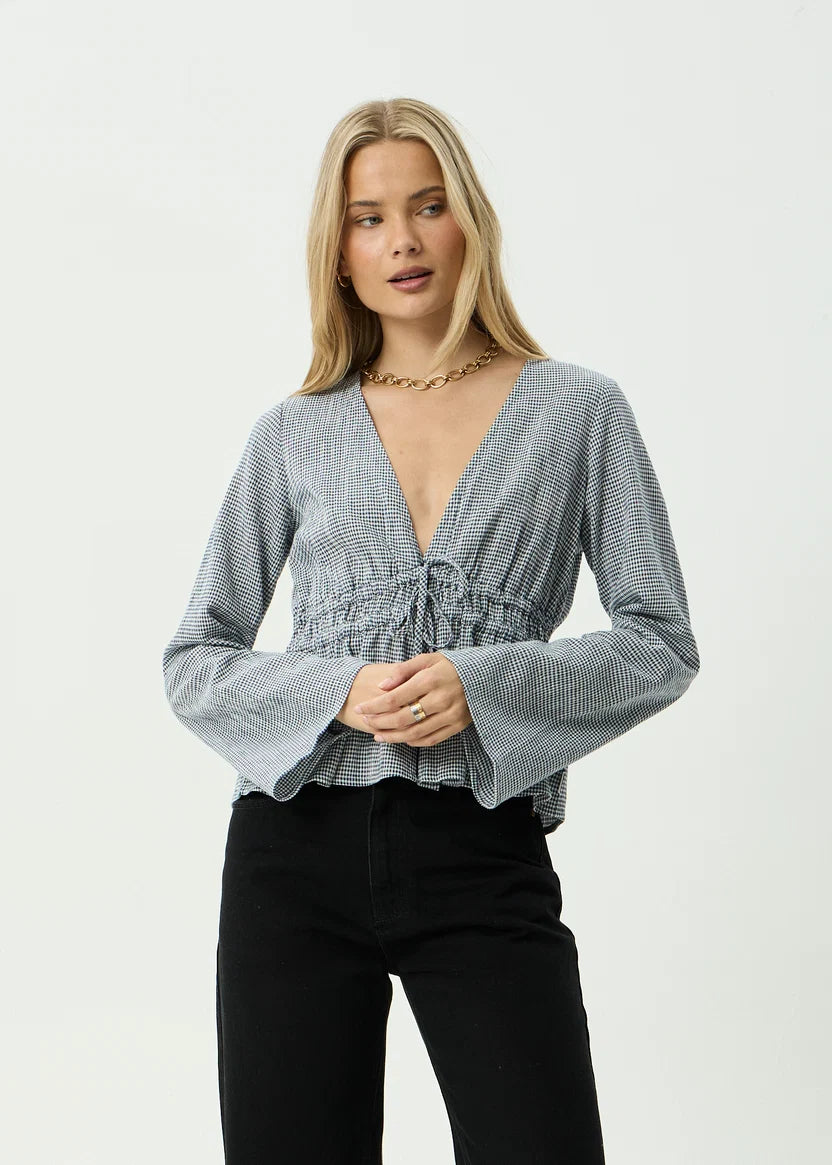 ANNIKA LONG SLEEVE TOP