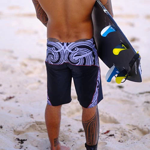 TAKARANGI BOARDSHORT 20.