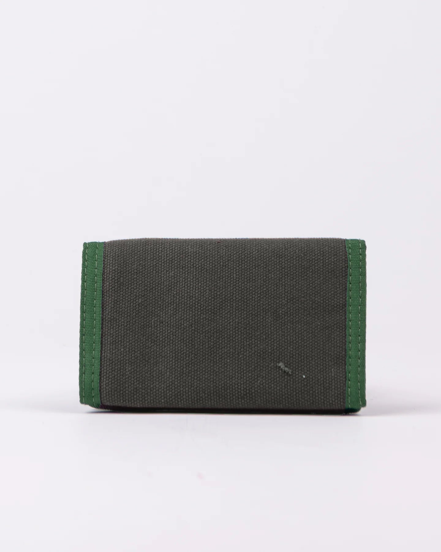 KICK FLIP TRI-FOLD WALLET