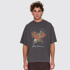 BANNER OF STRENGTH BOX CROP TEE