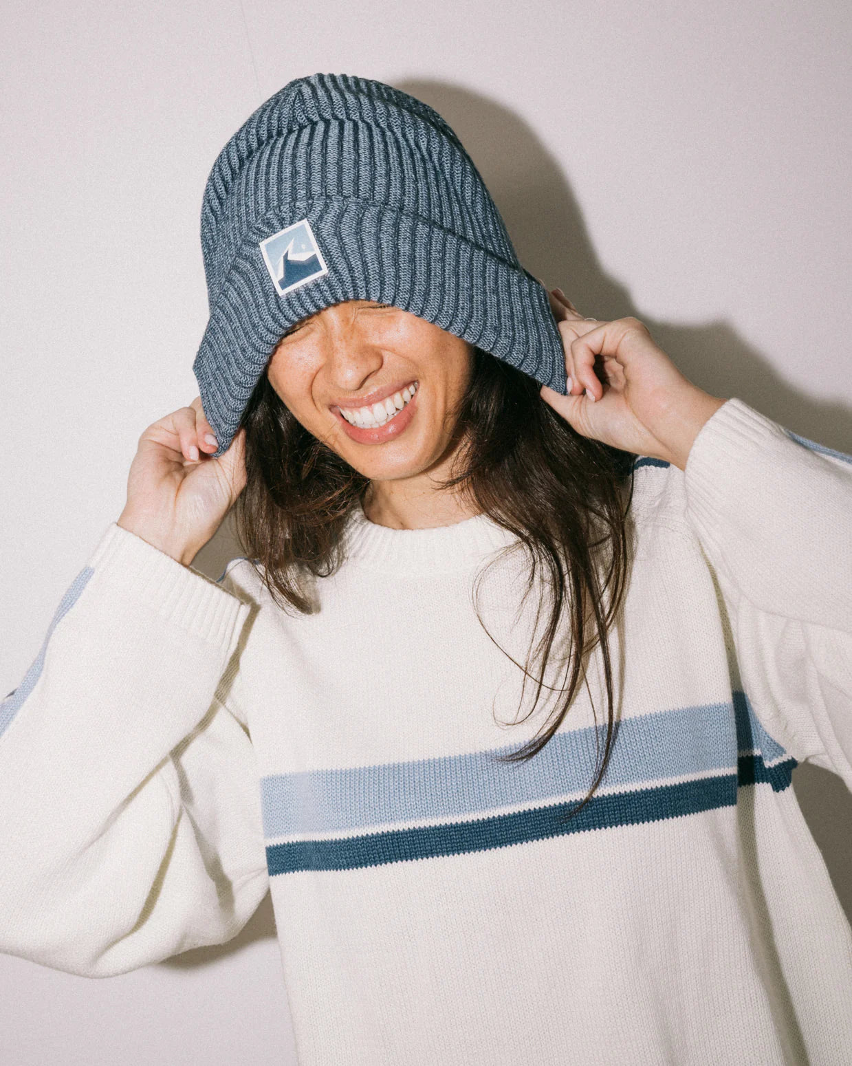 WHITE LINES LONG SLEEVE CREW NECK KNIT