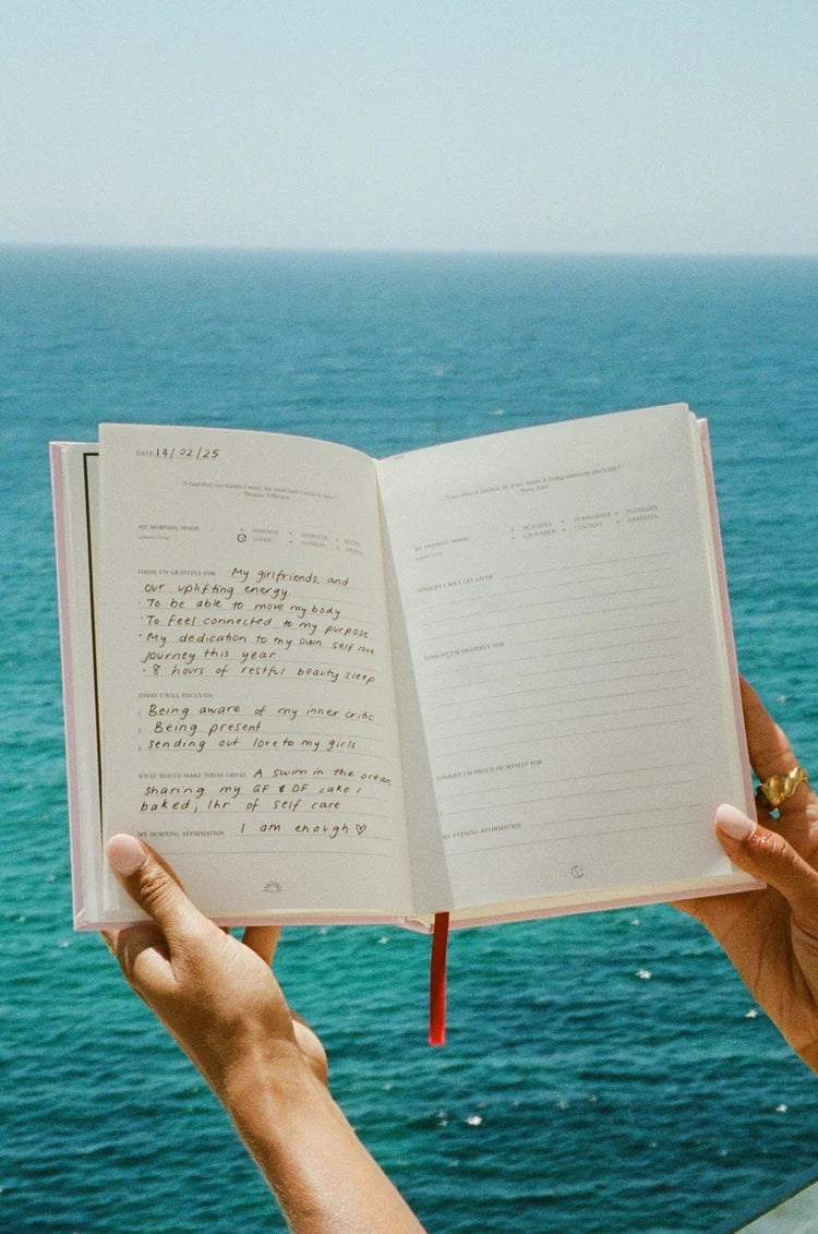 SELFDOM GRATITUDE JOURNAL